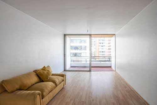 Amplio/ 3 Dormitorios + Servicios. Sin Bodega/ M De Zamora