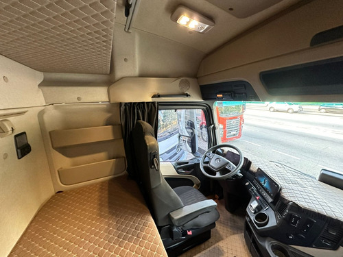 Mb 2548 Actros Ano 2022 Teto Alto 6x2 Único Dono Financia