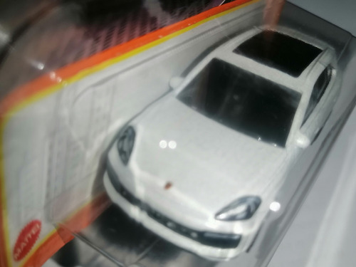 Porsche Cayenne Turbo Matchbox 2024 1:64 Metal Coleccionable