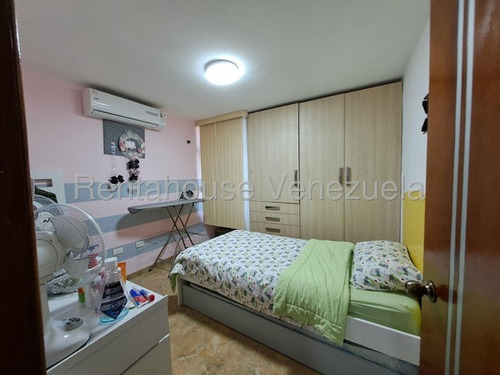 Penthouse Venta Urb Santa Rosalia Terra Santa 25-15452 Gjg