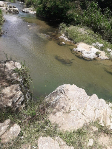 Vendo Terreno En Arroyo Hondo Prox. A La Embajada Americana 10,000 Metros 