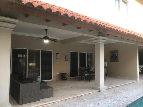 Villa En Juan Dolio, En Metro Contry Club. (town House).