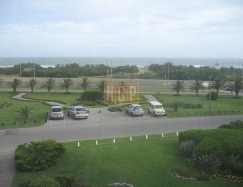 Imagen 3 de 17 de Apartamento En Brava, 3 Dormitorios