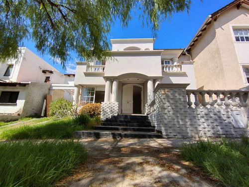 Se Vende Casa En Barrio Dalvian, Mendoza