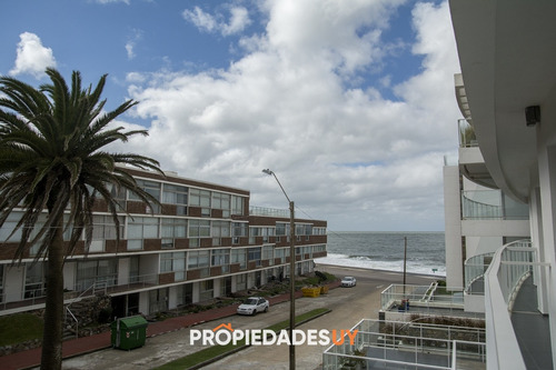 Vende Departamento Con Excelentes Amenities De 2 Dormitorios En Península, Punta Del Este 