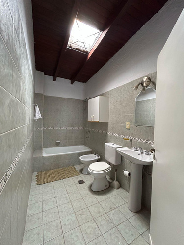 Dúplex En Venta De 2 Dormitorios C/ Cochera En Godoy Cruz
