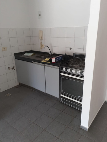 Imagen 8 de 11 de Vendo Nueva Cordoba Departamento 1 Dormitorio Con Balcon Baño Frente Al Parque