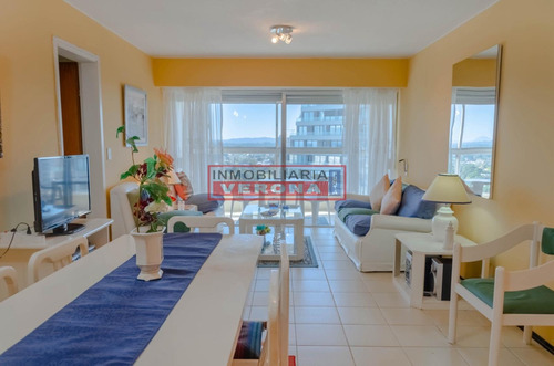 Apartamento 2 Dormitorios En Parquemar, Punta Del Este 