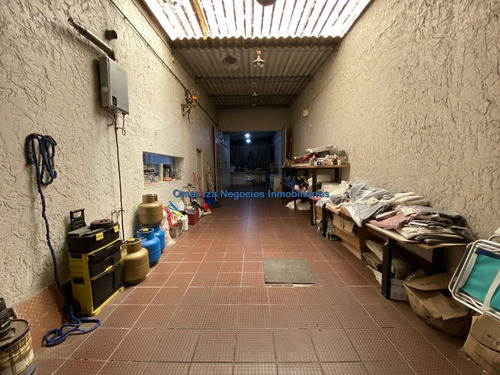 Venta Con Renta Casa 5 Dorm Brazo Oriental Y Local Empresa