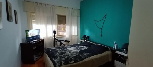 Imagen 5 de 11 de Casa Ph Interna 3 Amb Con Coch Fondo Con Pileta