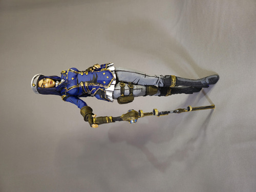 Figura De Caitlyn 35cm - 3d (mak3d.mdq)