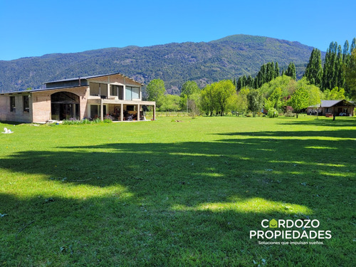 Hermosa Casa Sobre Terreno De 3.235 M2. En Lago Puelo, Chubut.