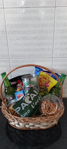 Imagem 2 de 3 de Cesta De Cerveja E Petisco/cesta De Café Da Manhã