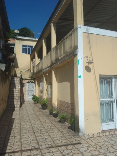 Casa Com 2 Andares + Uma Casa Nos Fundos