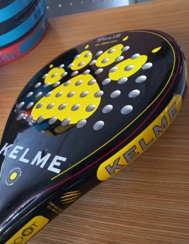 Paletas Padel Kelme Fox 1.8 In España Con Detalles Esteticos