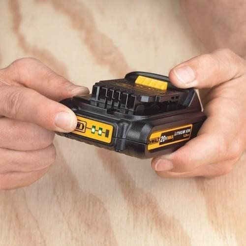 Batería de litio compacta de 20 V como máximo y 1,5 Ah - DCB201-b3 Dewalt