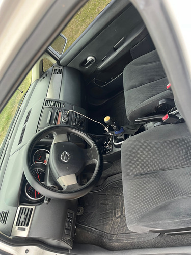 Nissan tiida hb 1.8 Emotion Mt