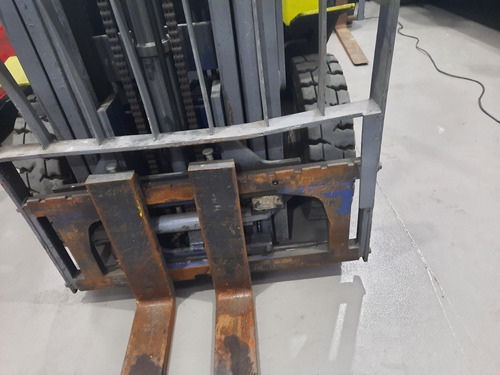 Imagen 17 de 19 de Autoelevador 2.5kg Yale Diesel Trip/torr Funcionanndo