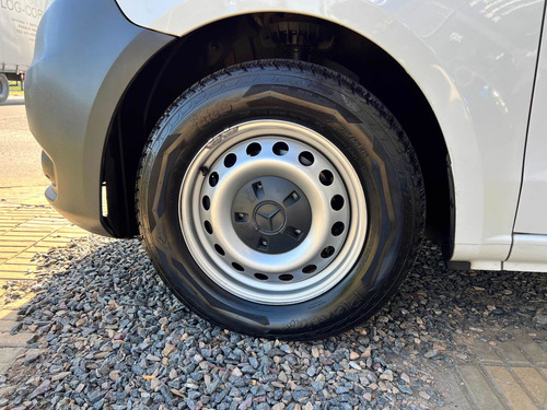 Imagen 9 de 17 de Mercedes-benz Vito 2018 1.6 111 Cdi Furgon Mixto Aa 114cv