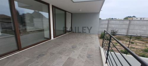 Casa Nueva En Venta De 4d 4b En Exclusivo Sector De Concon