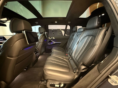 BMW X7 4.4 V8 M50I