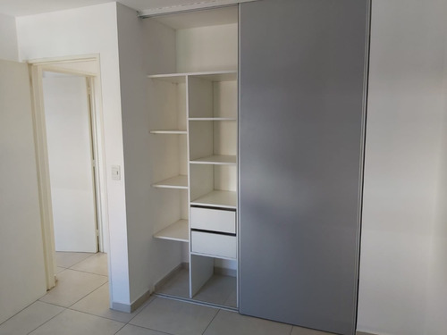 Venta Departamento 2 Dormitorios Adjudicado Regam Pilay Con Posesion Inmediata O Renta, Av Colon 1494