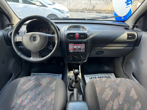 Chevrolet Corsa 1.8 Maxx Flex Power 5p