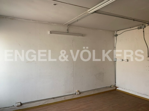 Calle Prat Con Matta, 147 M2 En 2do Nivel
