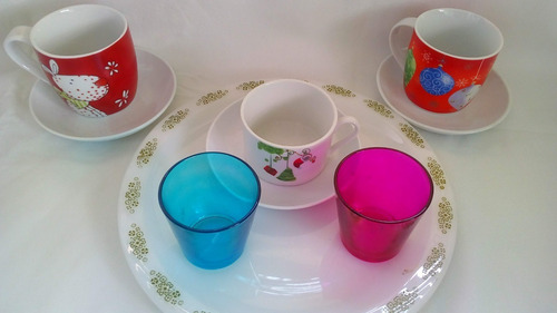 Imagen 2 de 3 de Juego Tazas Platos Vasos De Navidad