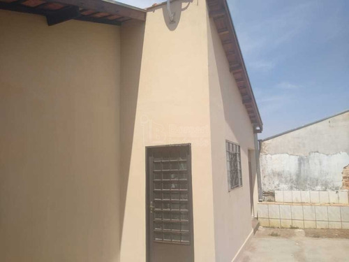Imagem 4 de 6 de Venda De Casas / Padrão Na Cidade De Araraquara 10756