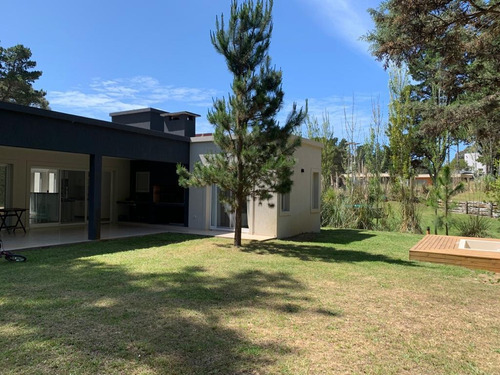 Casa Nueva Barrio Deportiva 426 Costa Esmeralda Imperdible!