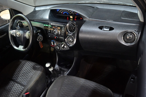 Imagen 12 de 15 de Toyota Etios Cross 1.5 Mt 2014