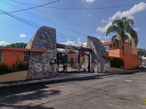 Alameda: Casa Nueva, Amplia Y Cómoda En Circuito Privado