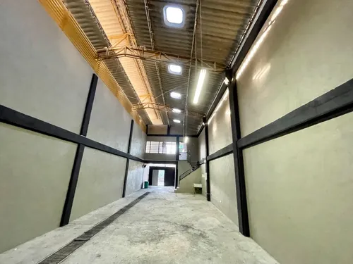 Bodega Con Local En Arriendo