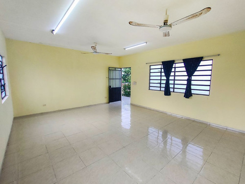 Amplio Edificio Multifuncional En Venta A Dos Cuadras De Per