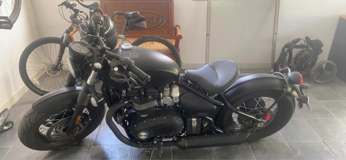 Trumph Bobber Black