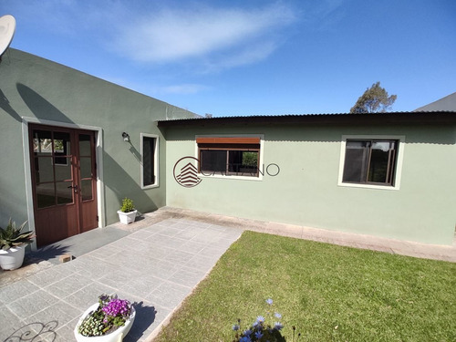 Imagen 4 de 20 de Casa En El Tesoro En Venta, 2 Dormitorios, 2 Baños, Luminosa Con Cochera Y Parillero - La Barra El Tesoro