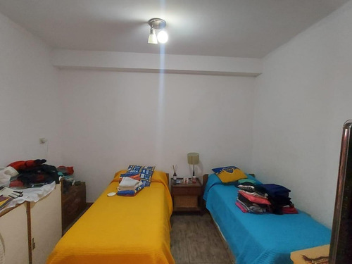Venta - Casa En Beccar Con Dos Viviendas En Block Y Garage. Ideal Inversión.