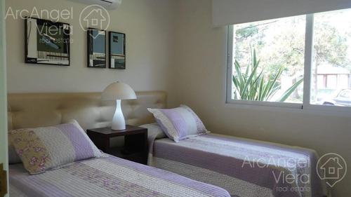 Casa Con Piscina En Playa Mansa - Punta Del Este