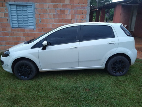 Imagem 2 de 9 de Fiat Punto 2014 1.4 Attractive Flex 5p