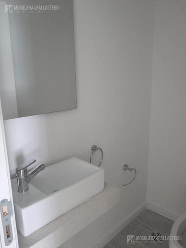 Imagen 12 de 25 de Impecable Departamento A Estrenar! Con Jardín!! Tigre Centro