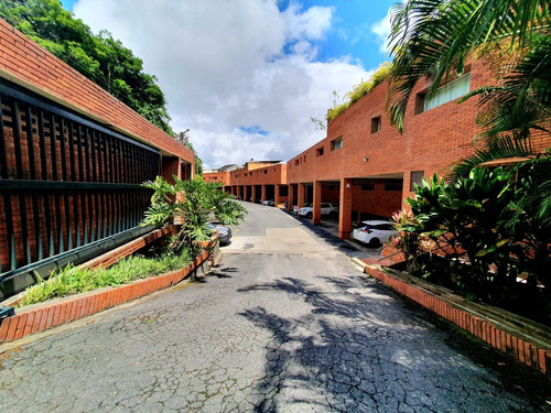 Apartamento En Venta De 3 Habitaciones + Servicio + Anexo Independiente, En La Unión / Hr24-12650
