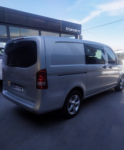 Imagen 10 de 23 de Mercedes Benz Vito Plus 111cdi Vidriado