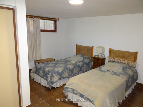 Casa En Venta De 4 Dorm. En Las Condes