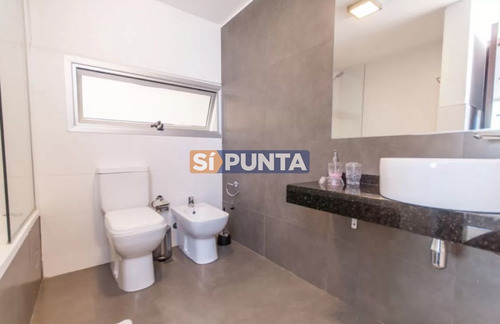 Imagen 17 de 18 de Apartamento En Alquiler - Mansa
