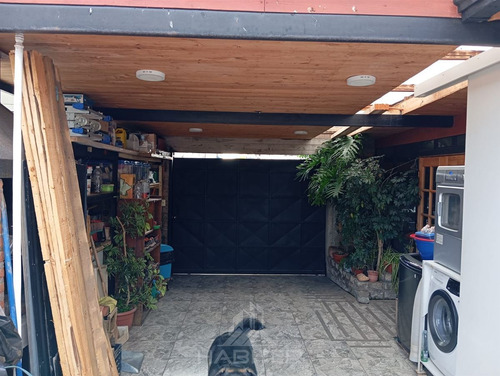 Linda Casa En Venta De 4 Dorm. En Curicó