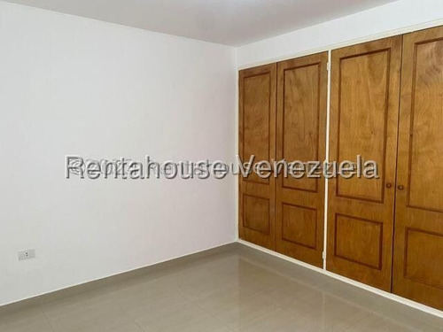 Km Apartamento (1 Nivel) En Alquiler En Colinas De La Tahona, Distrito Metropolitano