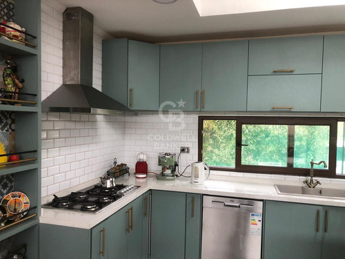Hermosa Casa Ubicada En Exclusivo Sector De Puchuncavi