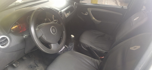 Renault Logan 2011 1.0 16v Up Hi-flex 4p