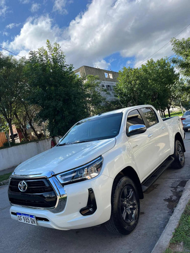 Toyota Hilux 2.8 Cd Srv 177cv 4x4 At